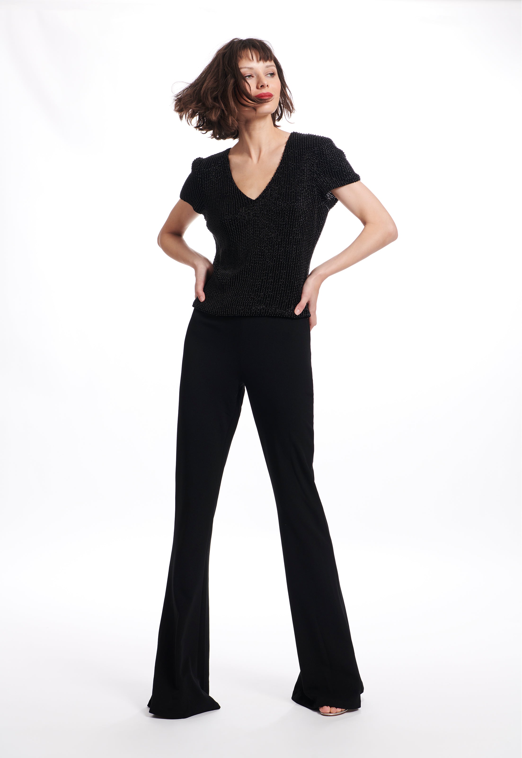 STRETCH PEARL BEADED V-NECK TOP BLACK