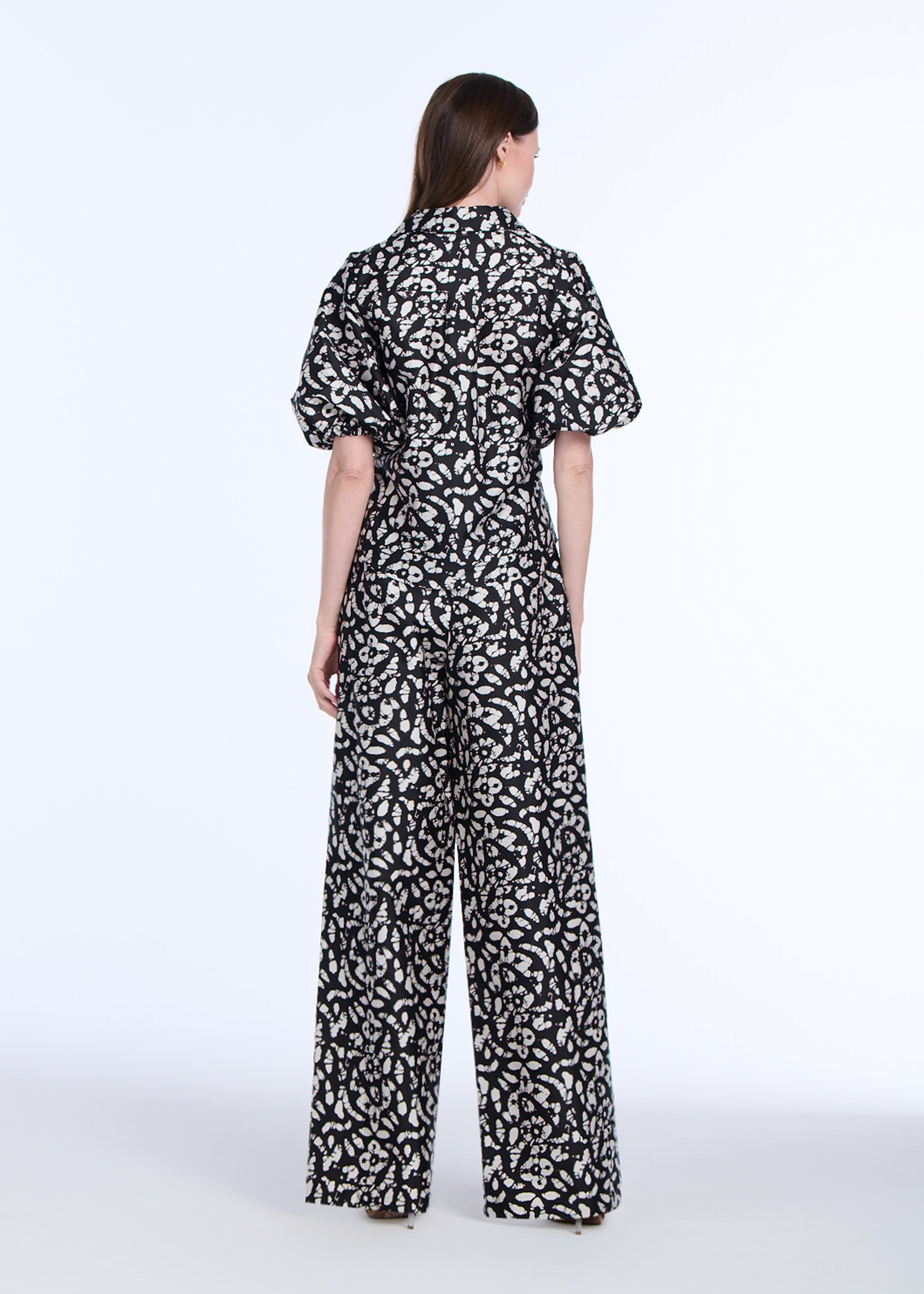 TAFFETA GRAPHIC ANIMAL PRINTED PUFF SLEEVE BLOUSE