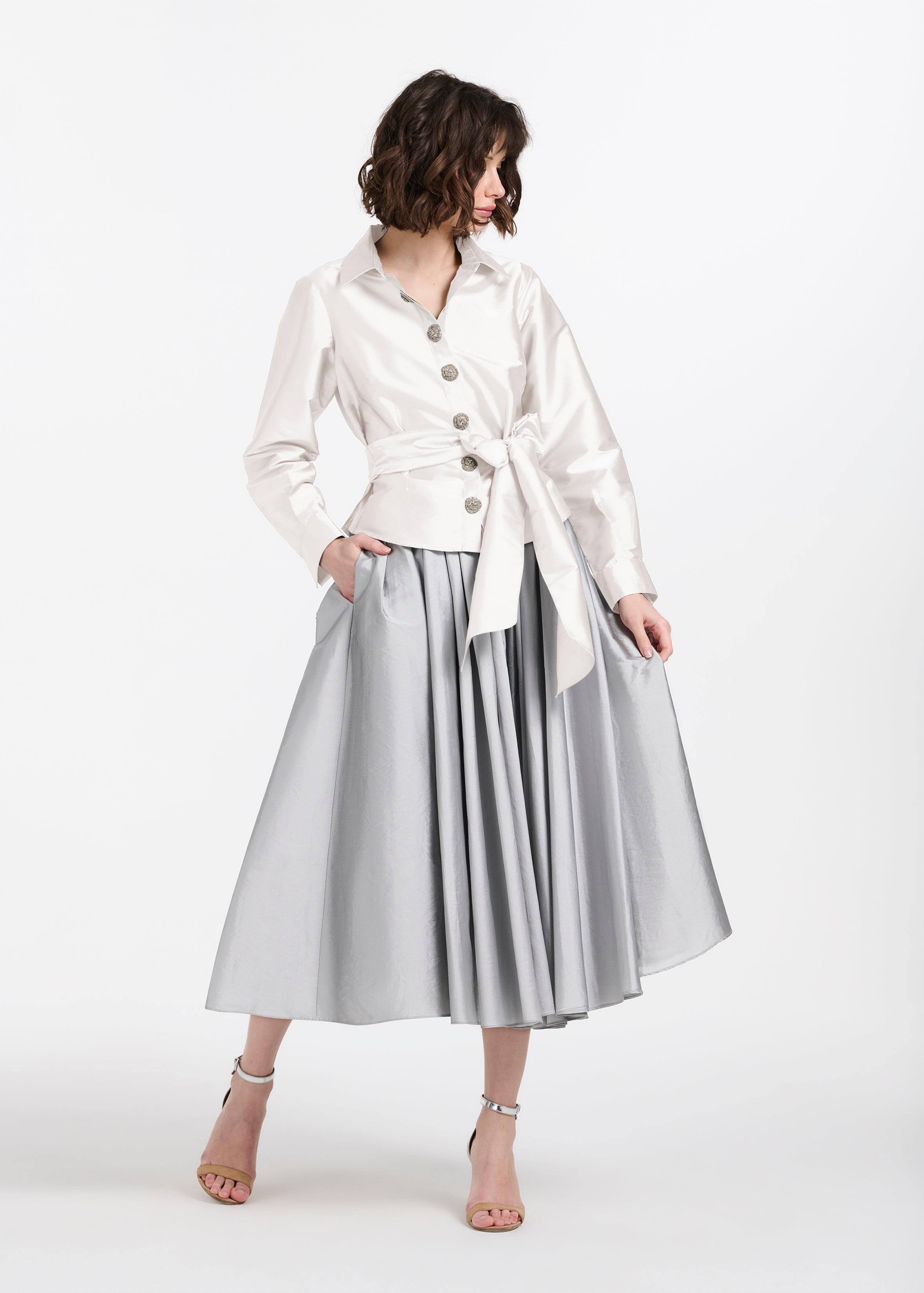 CHUNKY CRYSTAL FLOWER BUTTON BLOUSE IVORY