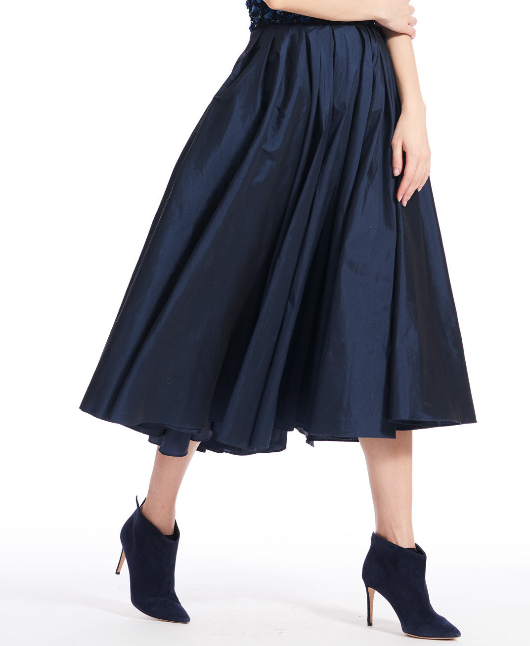 TEA LENGTH PLEATED SOFT TAFFETA MIDI SKIRT BLACK | Emily Shalant