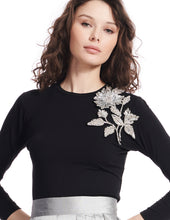 Load image into Gallery viewer, 3/4 Sleeve Jersey Tee With Antique Broach
