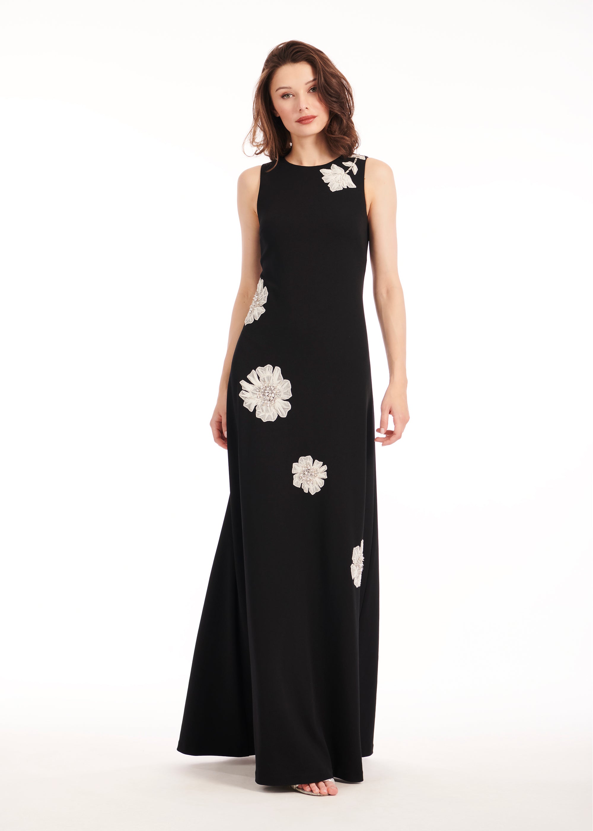 CREPE GOWN WITH APPLIQUE FLOWERS BLACK/ IVORY