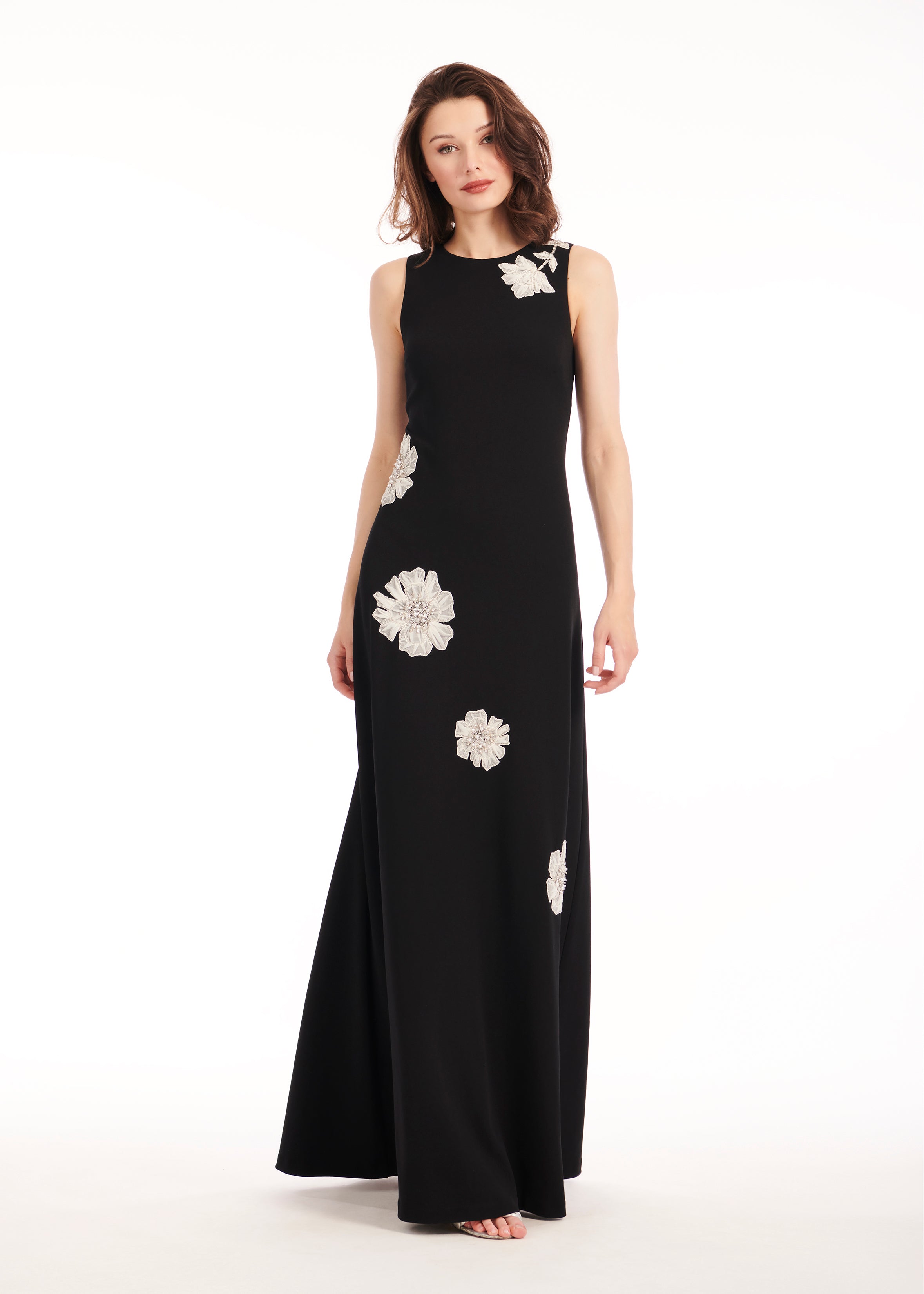 CREPE GOWN WITH APPLIQUE FLOWERS BLACK/ IVORY