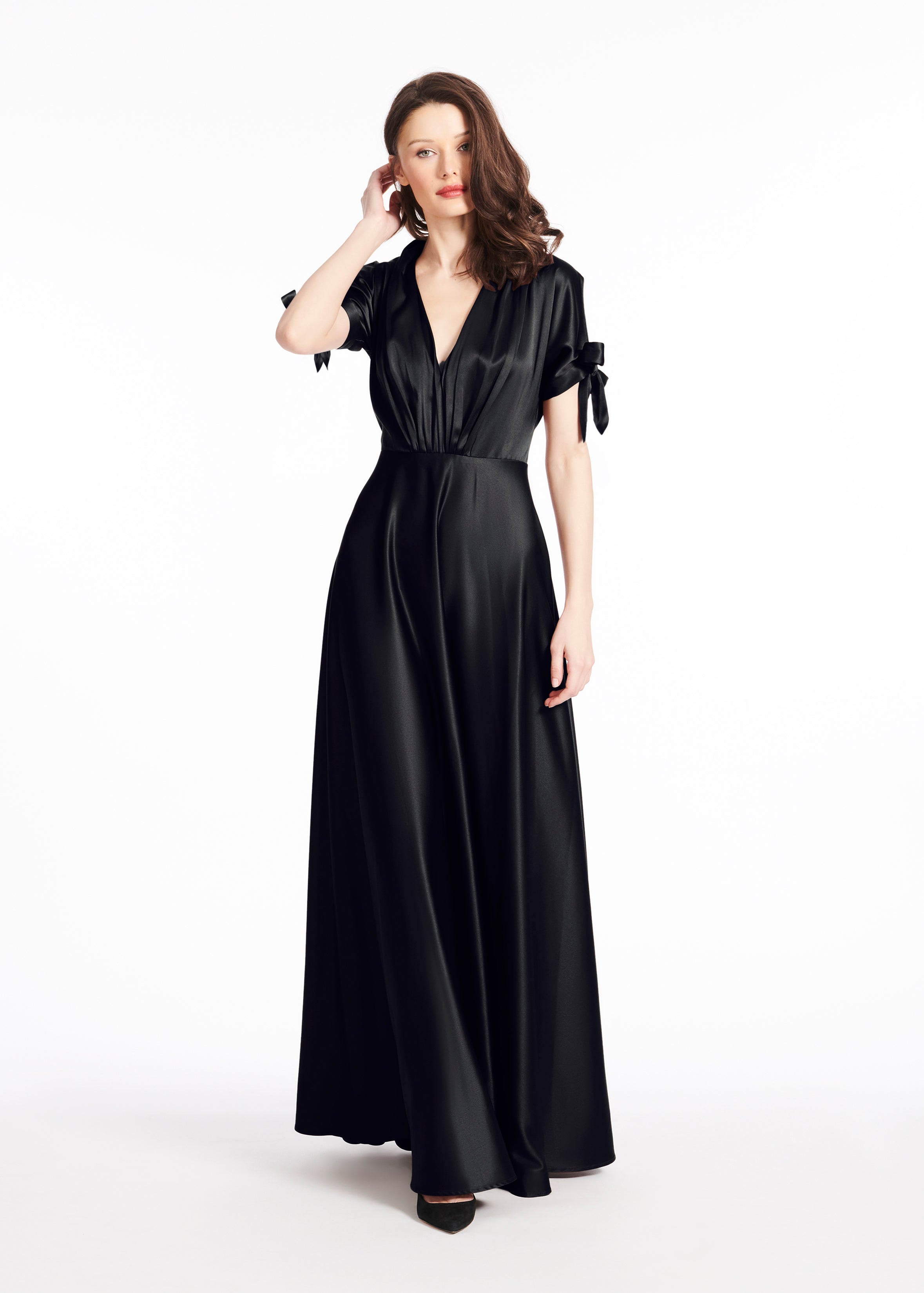 STRETCH SATIN VNECK GOWN BLACK