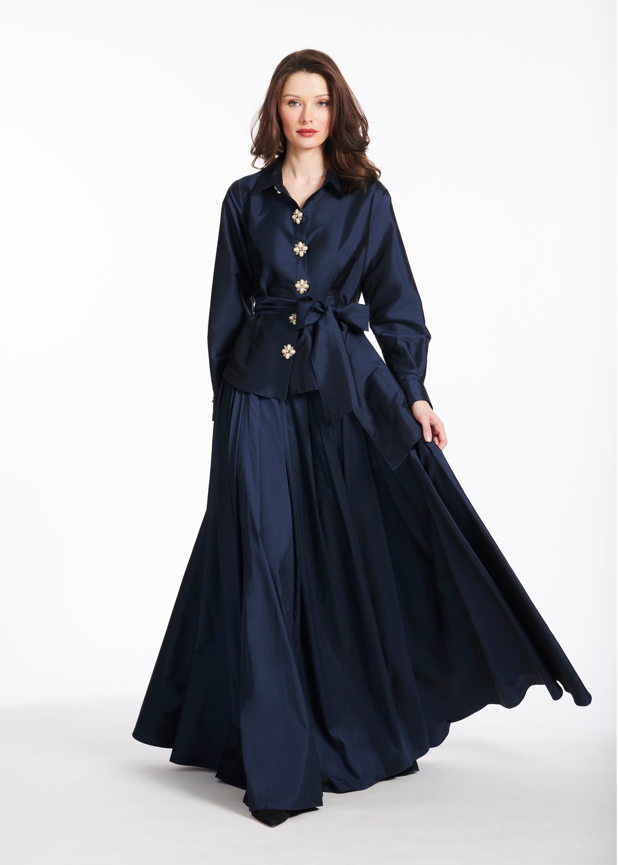 TAFFETA BLOUSE WITH RENAISSANCE PEARL BUTTONS NAVY | Emily Shalant