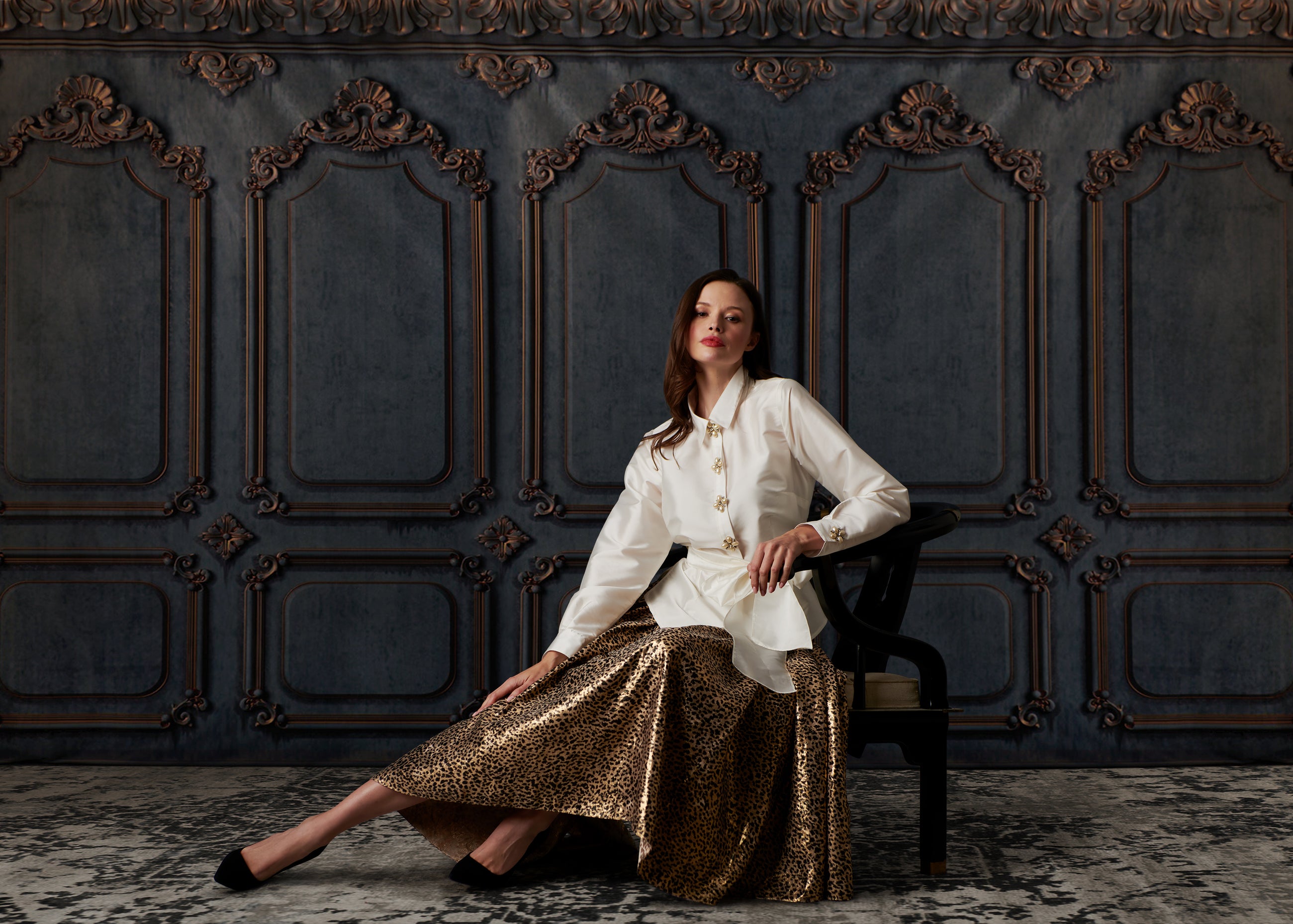 TAFFETA BLOUSE WITH RENAISSANCE PEARL BUTTONS LIGHT BLUE