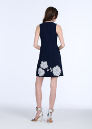 SLEEVELESS STRETCH CREPE DRESS WITH FLOWER APPLIQUE BLACK/IVORY