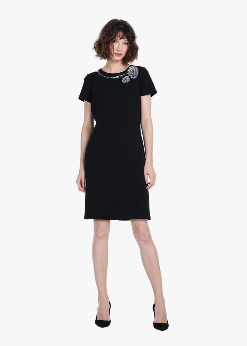 STRETCH CREPE SHORT SLEEVE COCKTAIL DRESS WITH CRYSTAL PEONY BLACK