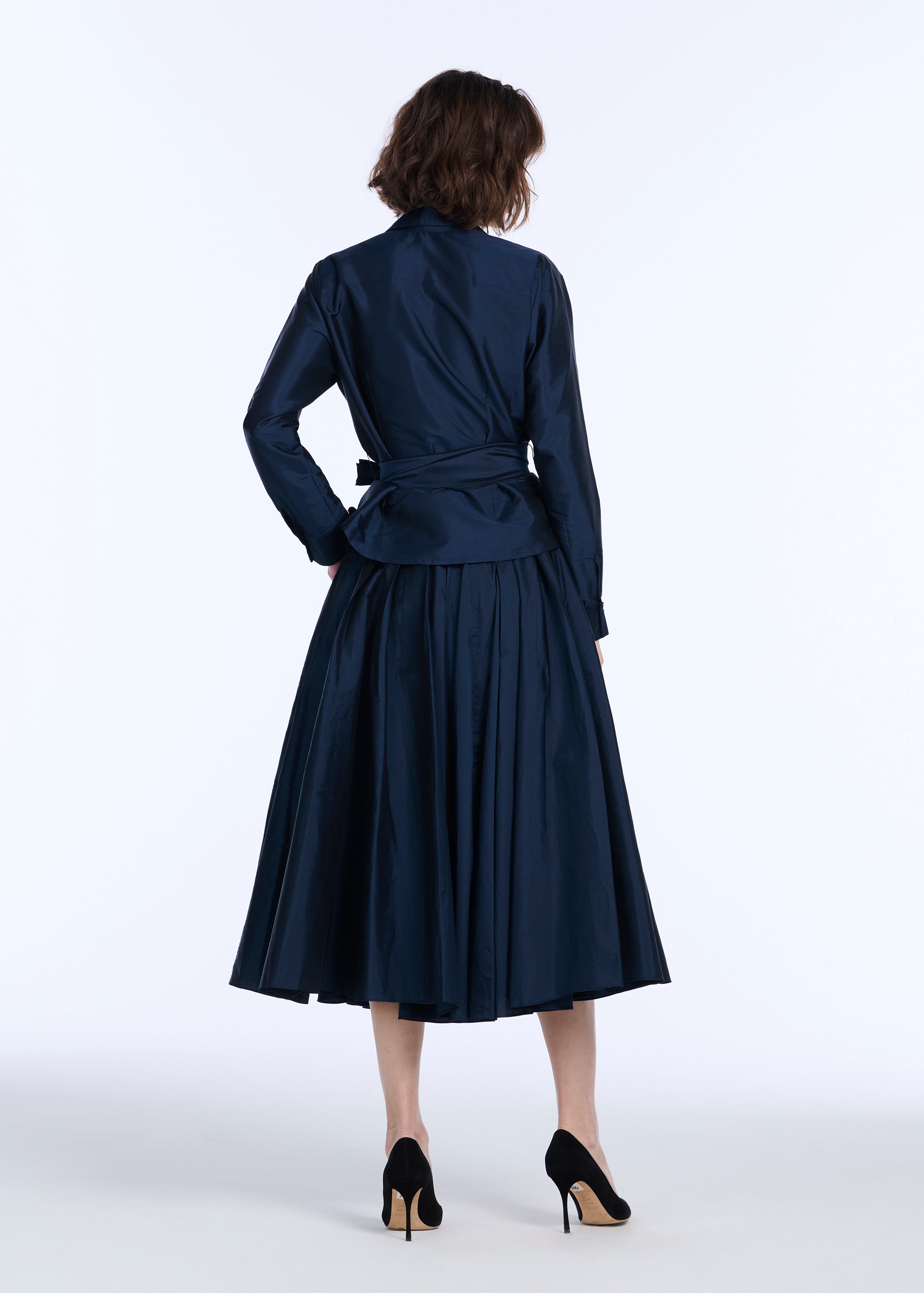 TEA LENGTH PLEATED SOFT TAFFETA MIDI SKIRT NAVY | Emily Shalant