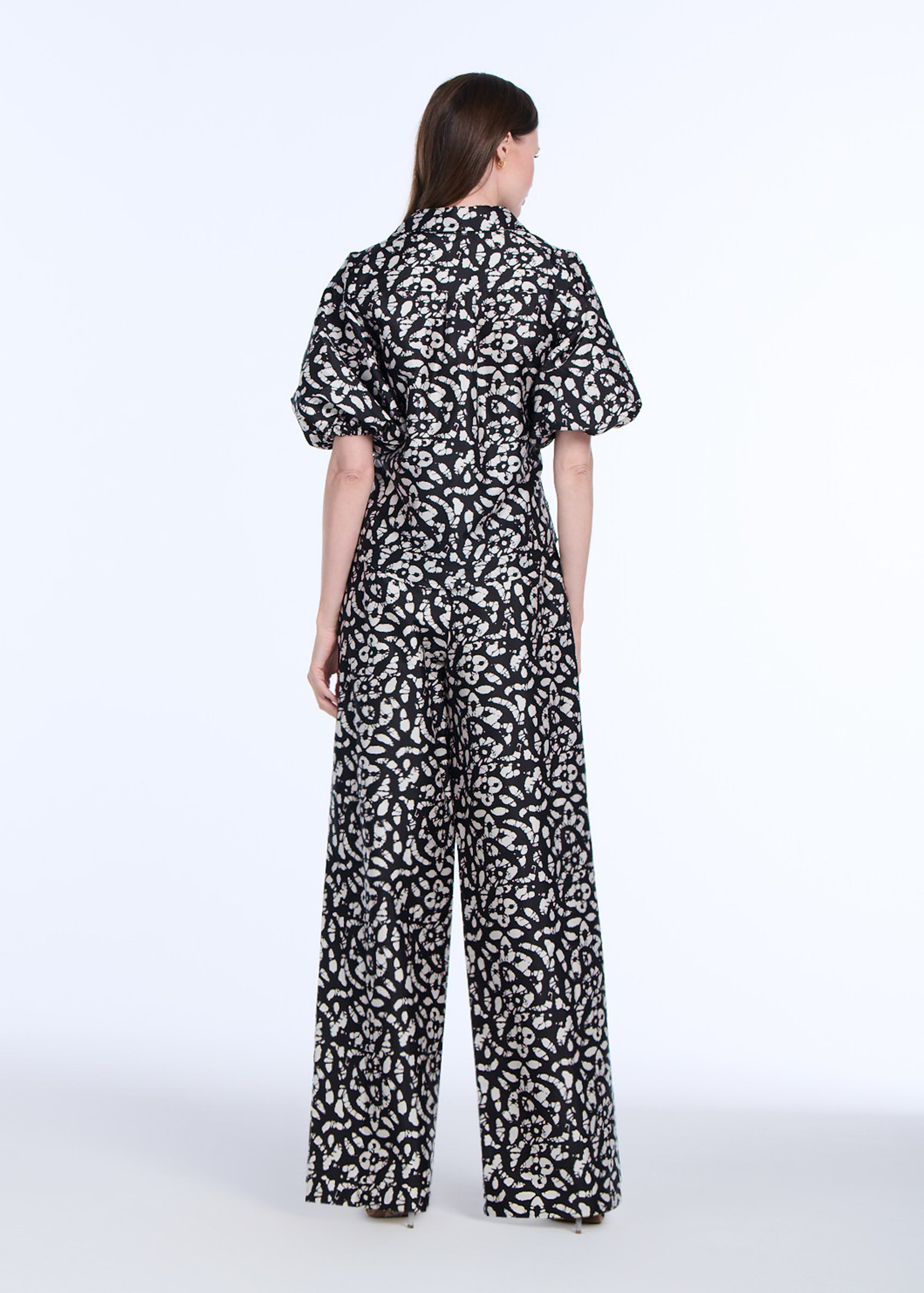 TAFFETA GRAPHIC ANIMAL PRINTED PUFF SLEEVE BLOUSE