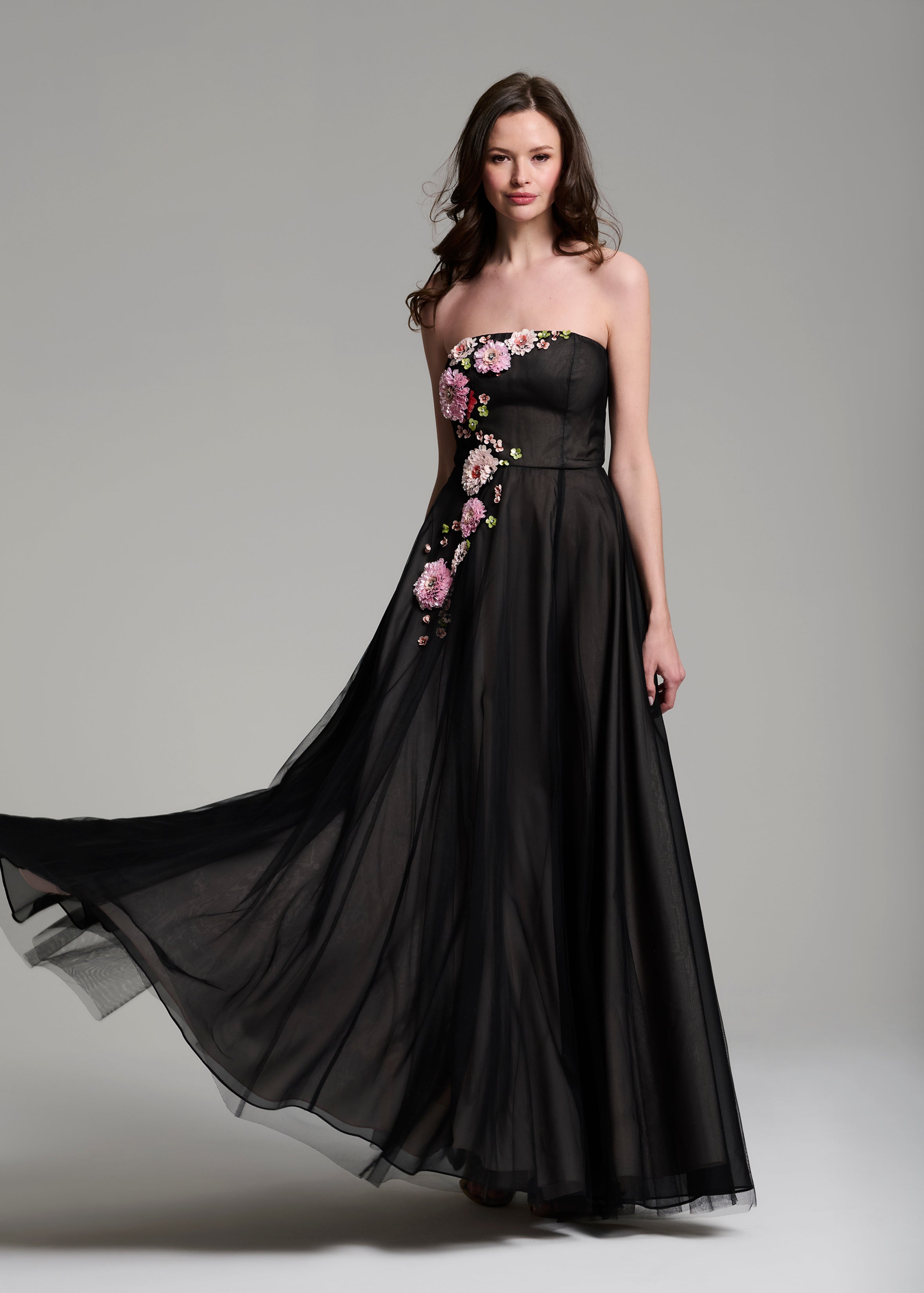 STRAPLESS TULLE GOWN WITH PAILETTE FLOWERS BLACK/BLUSH