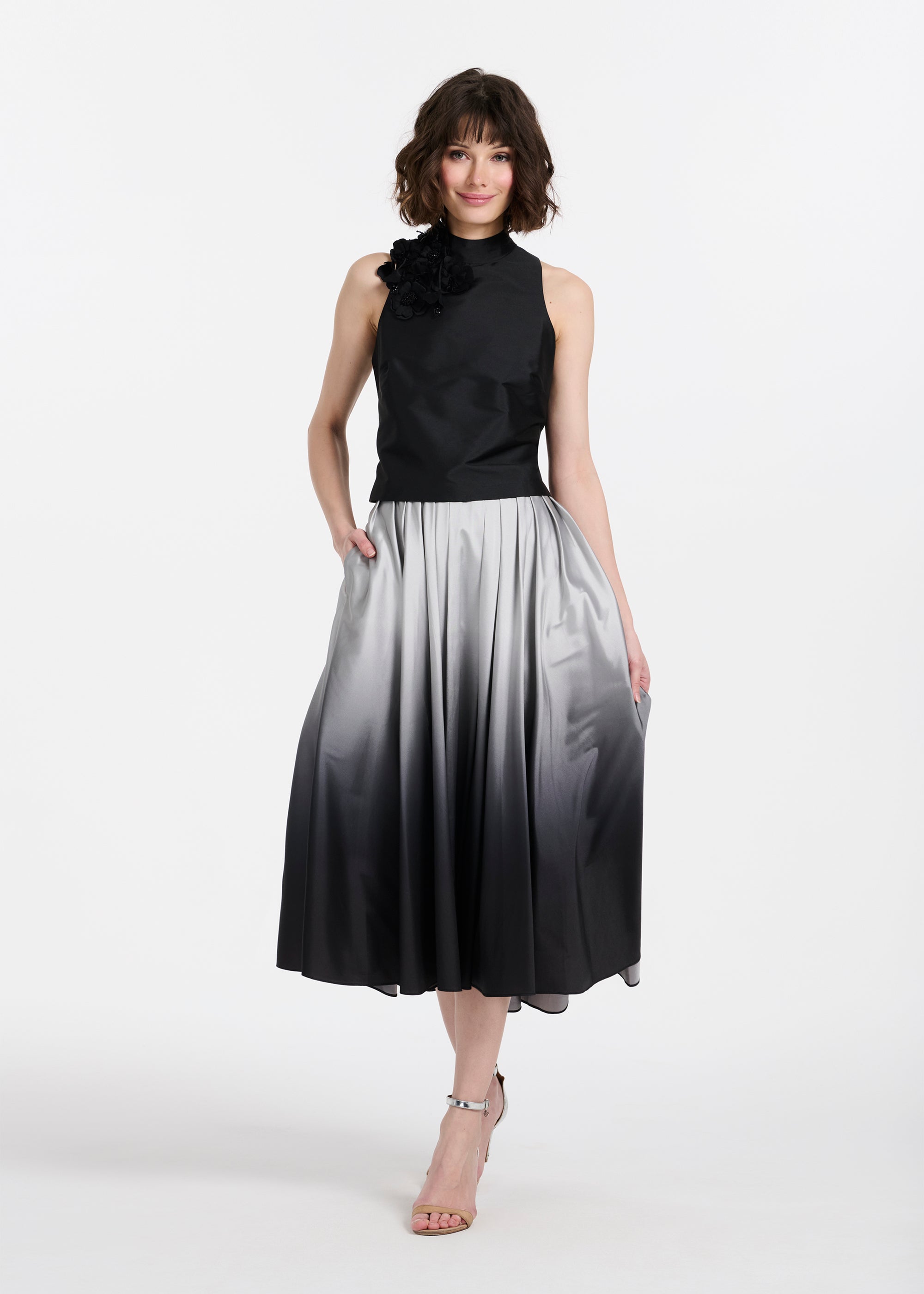TAFFETA 3D APPLIQUÈ FLORAL SHELL BLACK