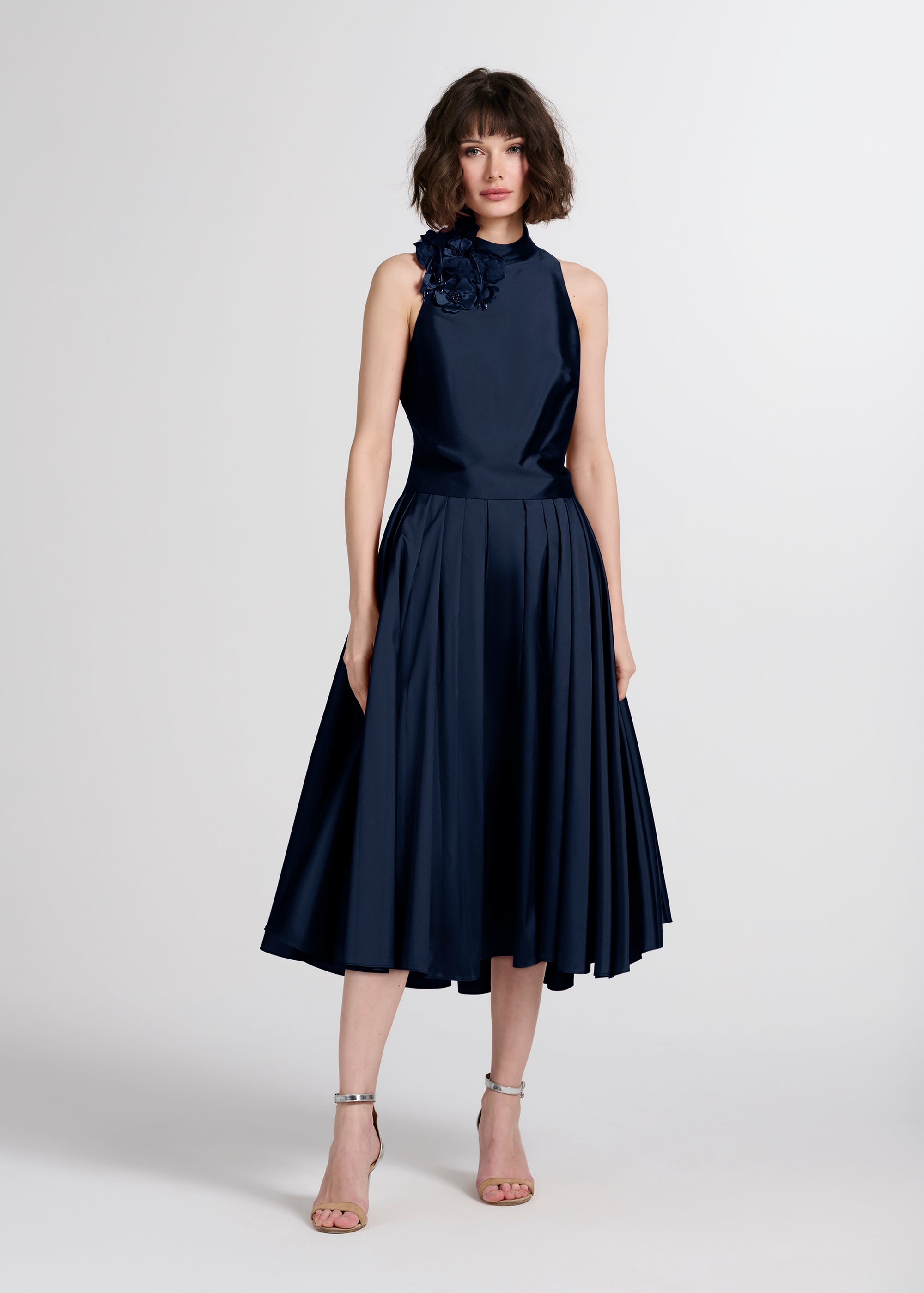 TAFFETA 3D APPLIQUÈ FLORAL SHELL BLACK