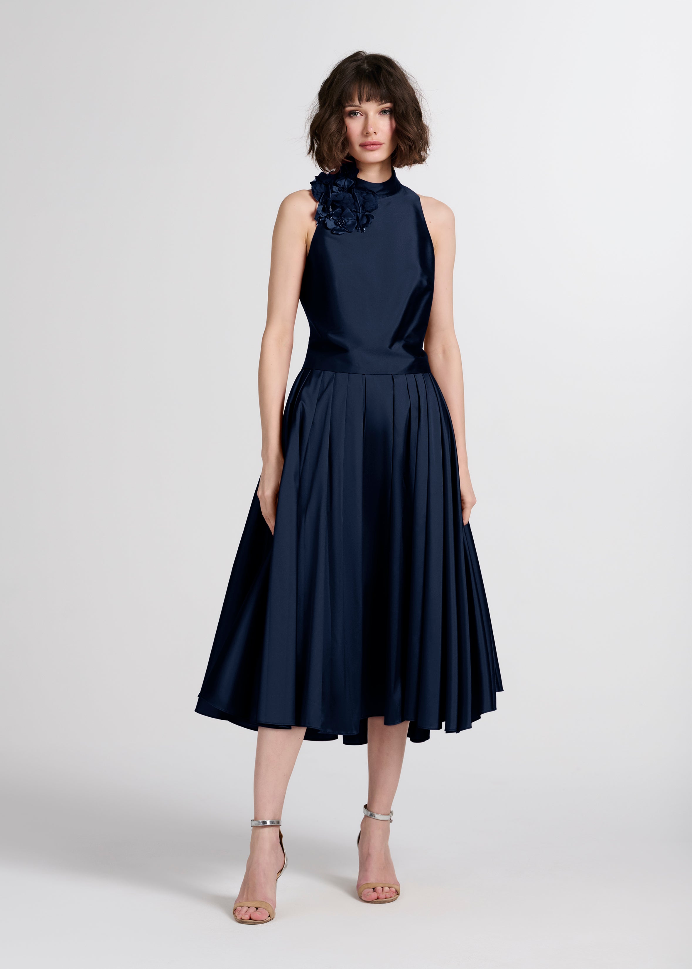 TAFFETA 3D APPLIQUÈ FLORAL SHELL BLACK
