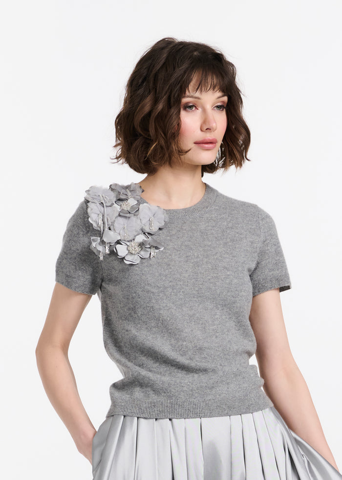 Cashmere Short Sleeve Sweater With Silk Flowers Silver