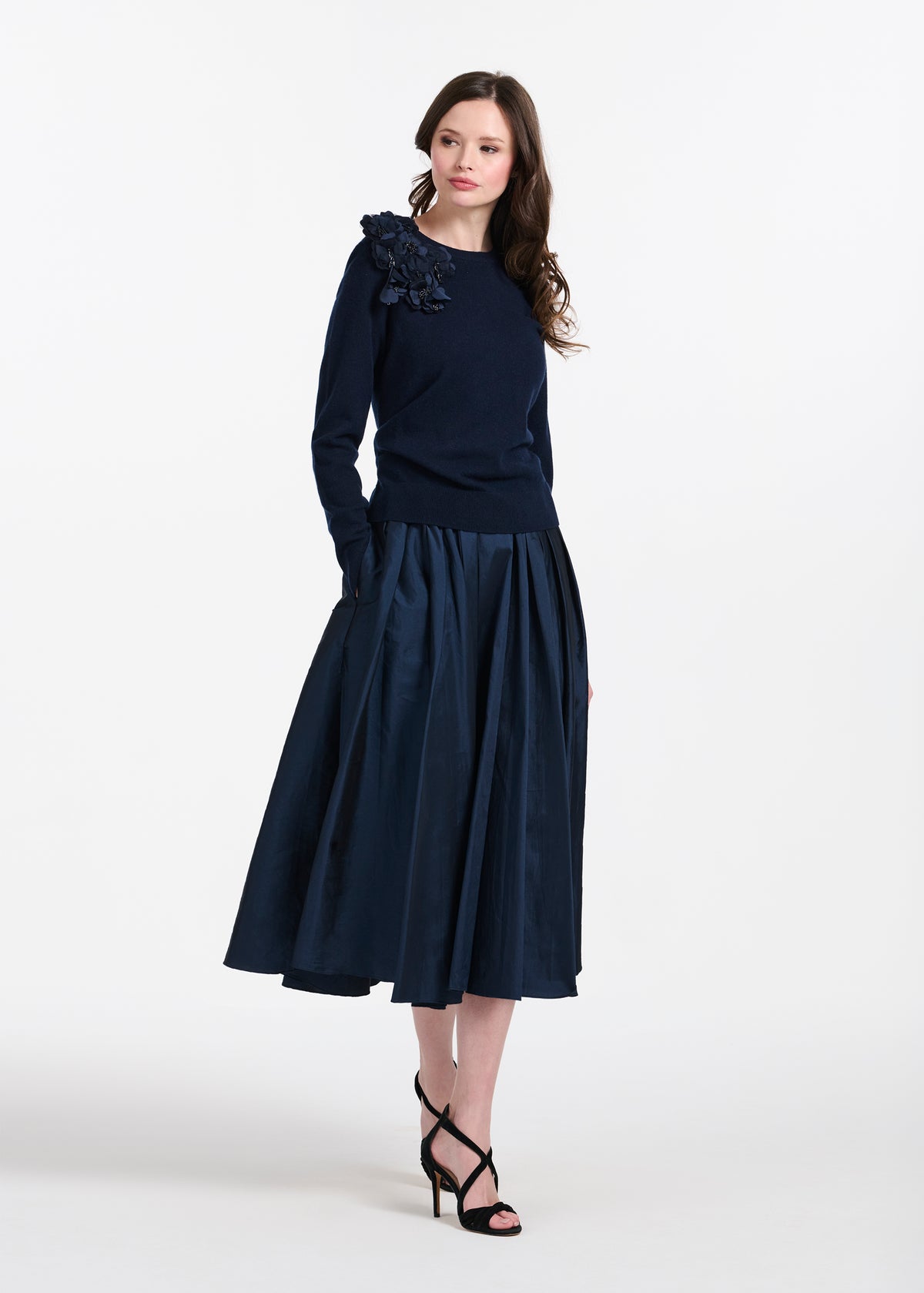 Cashmere Long Sleeve Sweater With Flowers- Navy