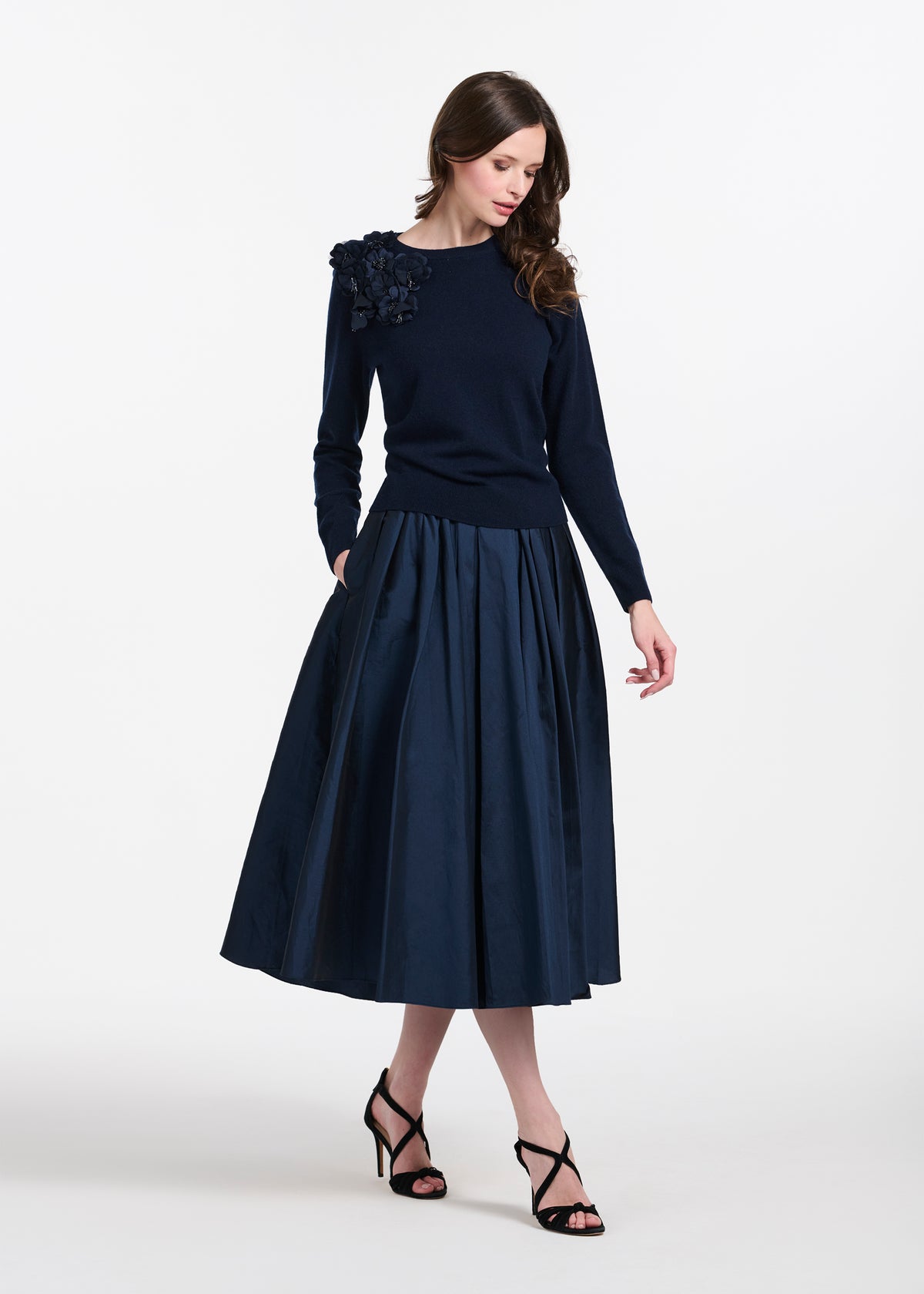 Cashmere Long Sleeve Sweater With Flowers- Navy