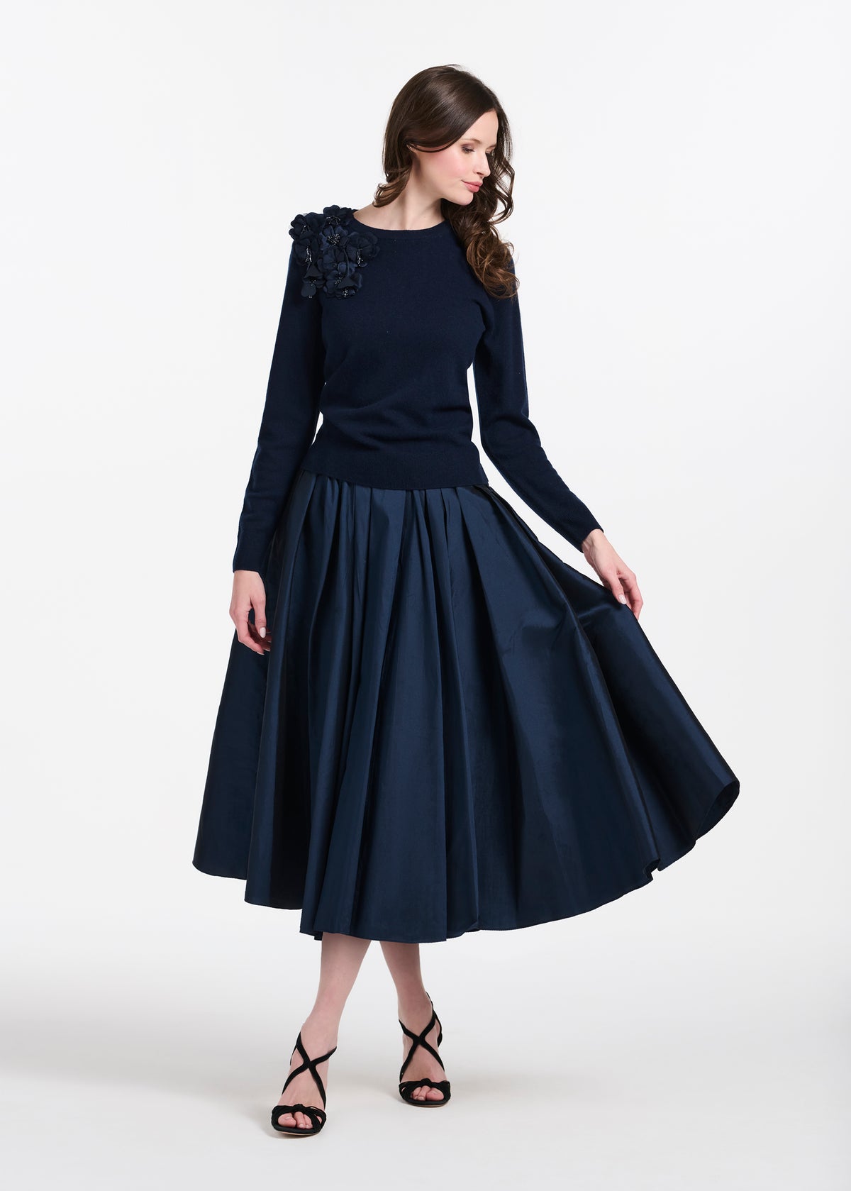Cashmere Long Sleeve Sweater With Flowers- Navy