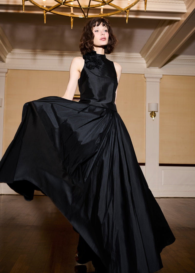 TAFFETA 3D APPLIQUÈ FLORAL SHELL BLACK